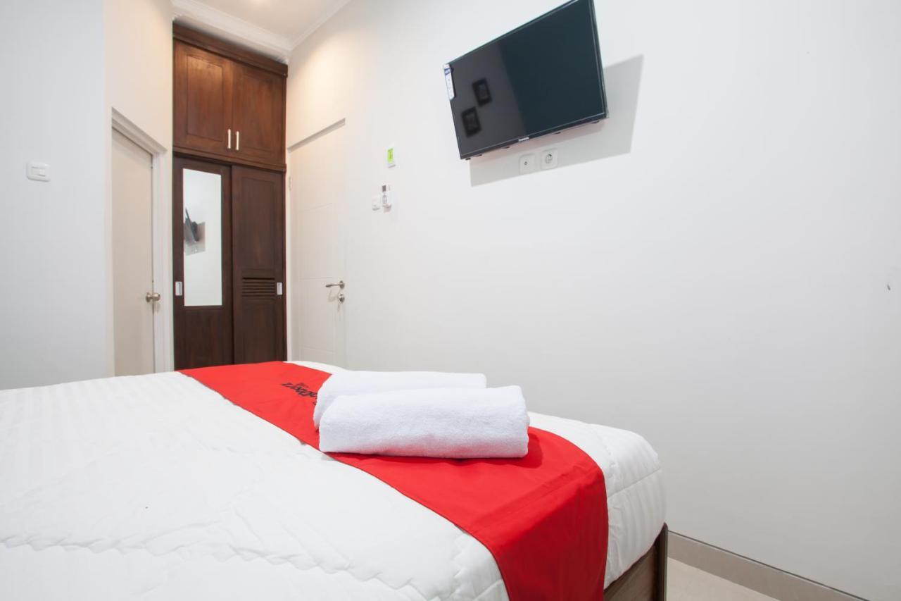 Reddoorz @ Wiyung 3 Otel Surabaya Dış mekan fotoğraf