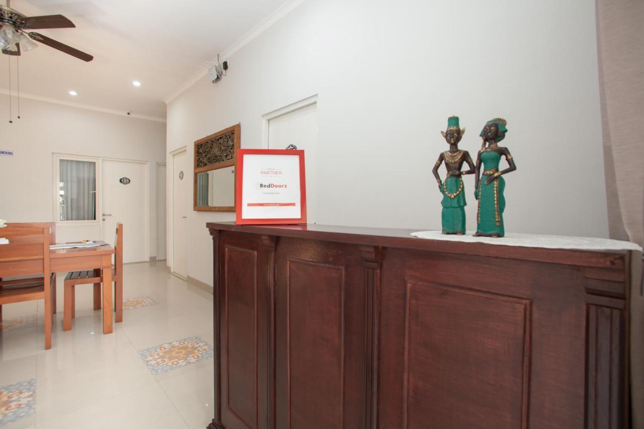 Reddoorz @ Wiyung 3 Otel Surabaya Dış mekan fotoğraf