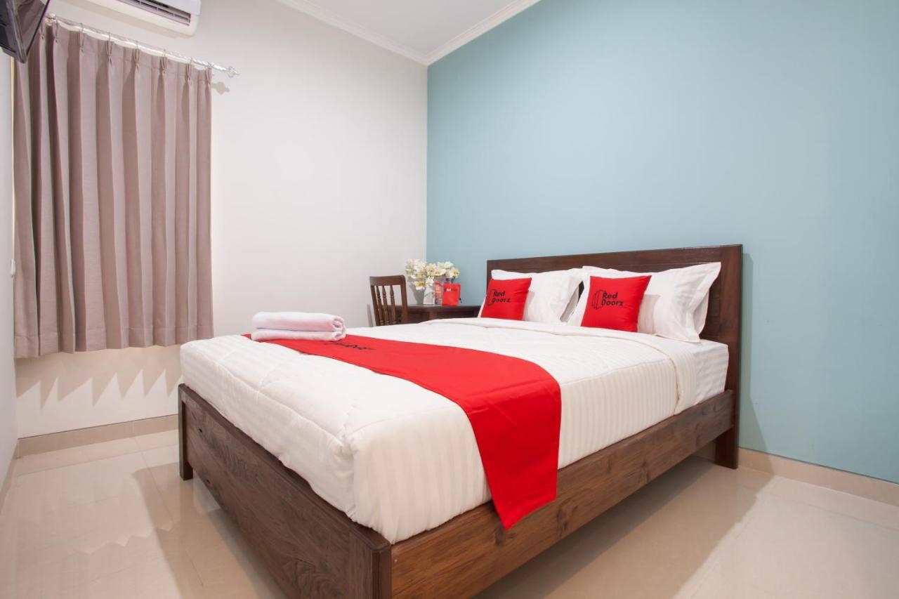 Reddoorz @ Wiyung 3 Otel Surabaya Dış mekan fotoğraf