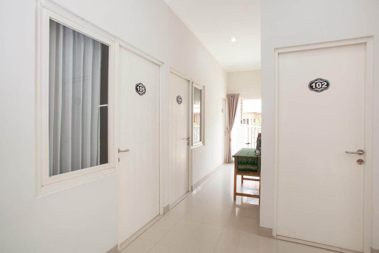Reddoorz @ Wiyung 3 Otel Surabaya Dış mekan fotoğraf