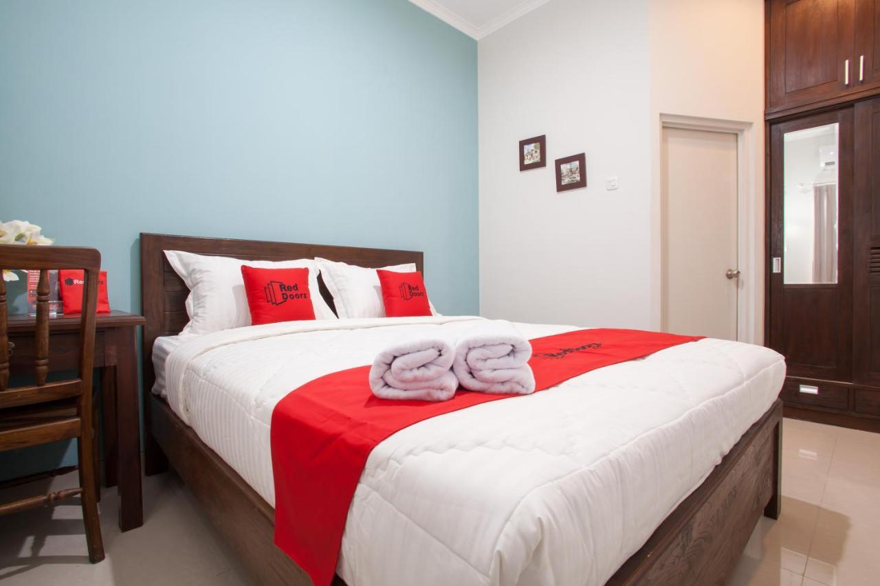 Reddoorz @ Wiyung 3 Otel Surabaya Dış mekan fotoğraf